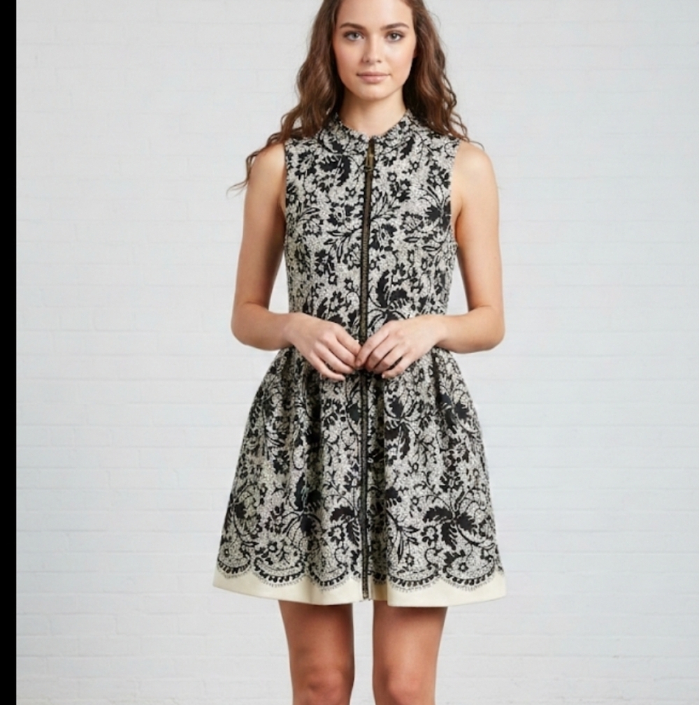 FOREVER 21 Chic Black and Cream Floral Mini Dress